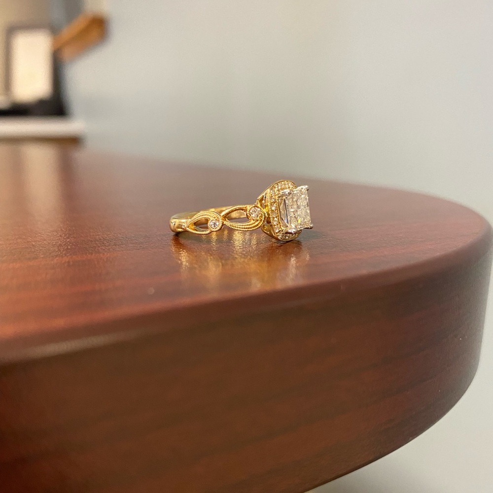 18k Simon G 1.33ctw Diamond Ring - Picture 5 of 7
